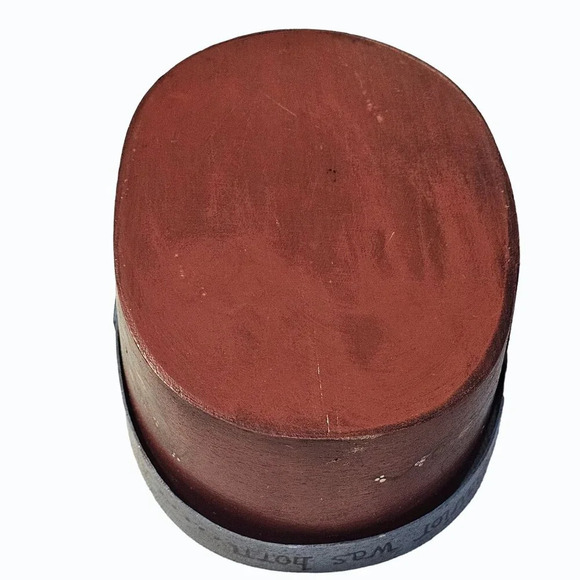 Hand Painted Artist Signed Oval Shaker Box Nativity Scene 6" x 4.75" - Picture 7 of 14